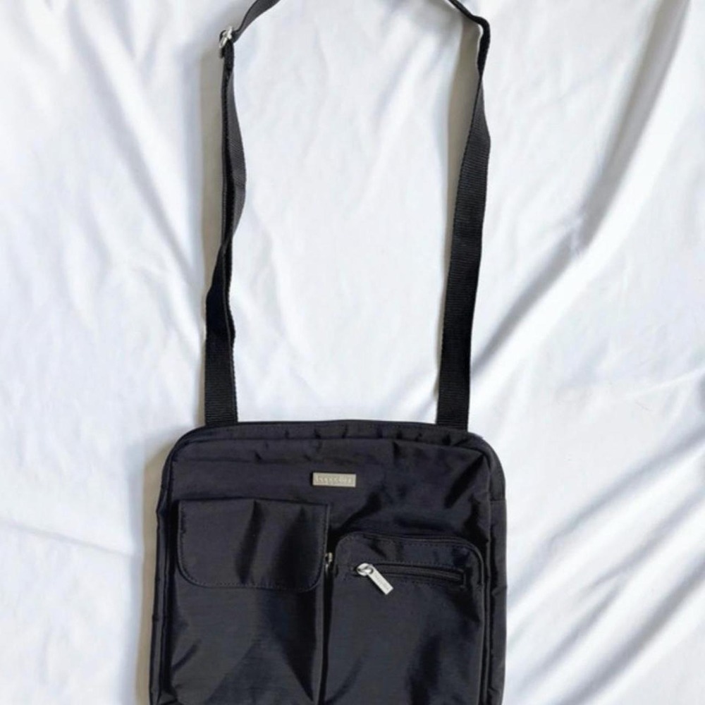 Baggallini black crossbody bag with adjustable strap